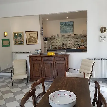Benedetta Beautiful House - By The Sea Apartment *