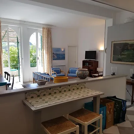 Benedetta Beautiful House - By The Sea アパート